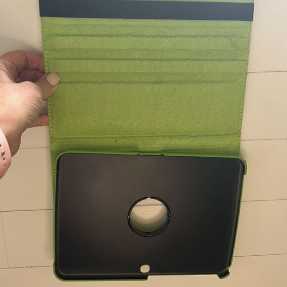New Swivel Tablet Cover - Picture 2 of 5
